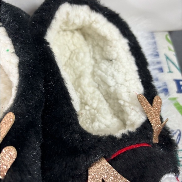 Reindeer houseslippers, M/L 8-10 Women’s size. NWT - Picture 4 of 5